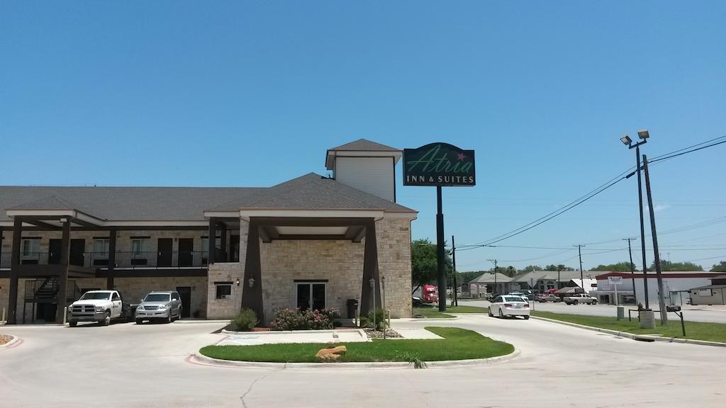 Atria Inn & Suites Three Rivers Exterior photo