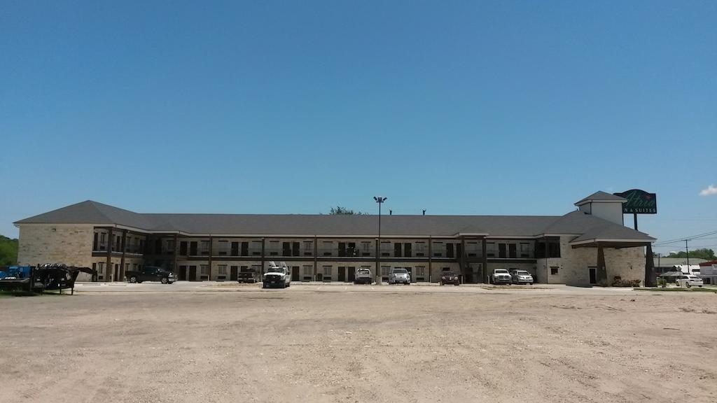 Atria Inn & Suites Three Rivers Exterior photo